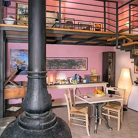 Queen Bed & Breakfast 3*