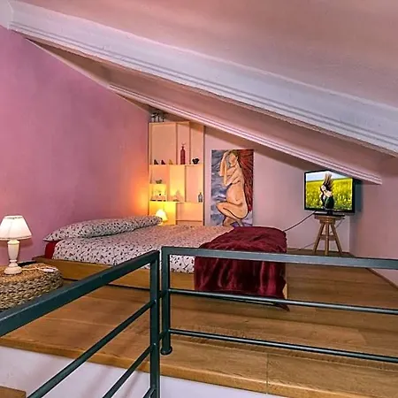 Queen Bed & Breakfast 3*